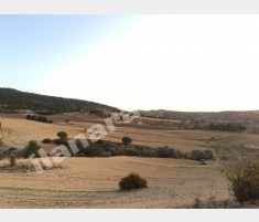 KAHRAMANKAZAN GÜVENÇ KÖYÜNDE 9500 M² İÇİNDE 2+1 MÜ... KAHRAMANKAZAN GÜVENÇ KÖYÜNDE 9500 M² İÇİNDE 2+1 MÜ...