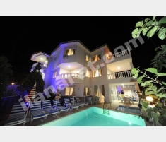 Luks Ozel Havuzlu Yenı Villa1.9+2 Luks Ozel Havuzlu Yenı Villa1.9+2